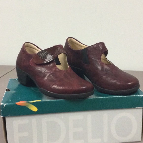 Red Heels with Rounded Toe and Strap - Picture 3 of 3